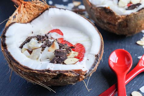 coconut-smoothie-bowl-taras-multicultural-table image