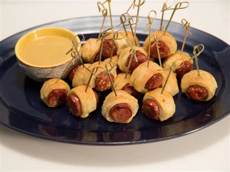 pigs-in-a-blanket-with-honey-mustard-dipping-sauce image