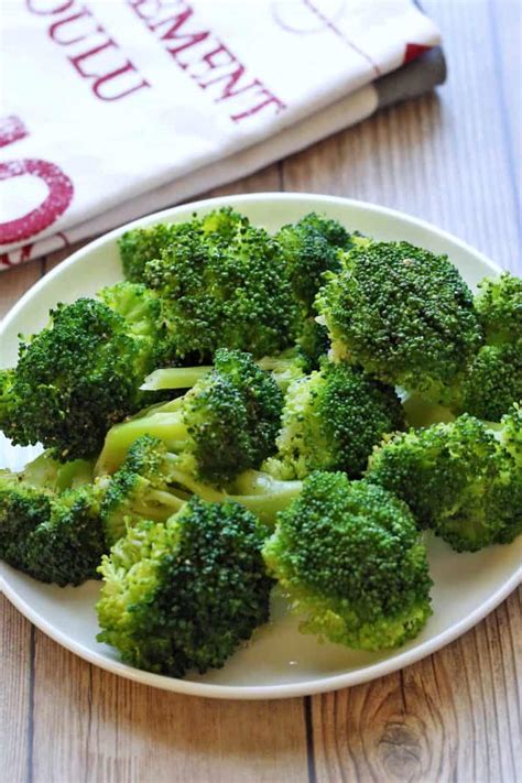 perfectly-steamed-broccoli-healthy-recipes-blog image