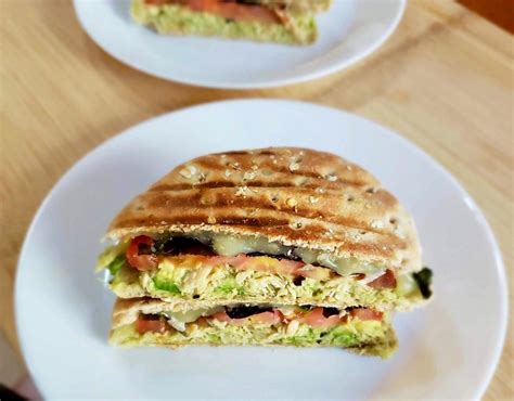 avocado-tuna-melt-panini-the-leaf-nutrisystem-blog image