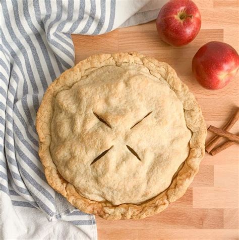 moms-from-scratch-apple-pie-recipe-barefoot-in-the image