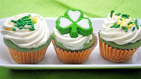 green-velvet-mini-cupcakes-recipe-tablespooncom image
