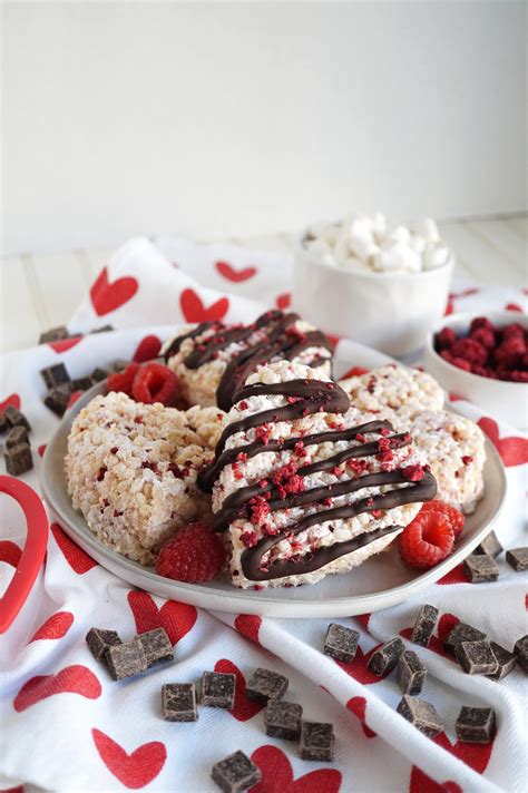 vegan-raspberry-dark-chocolate-rice-krispie-treats-the image