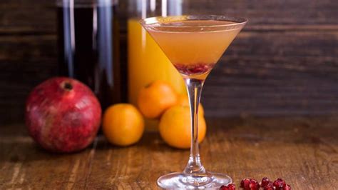 pomegranate-clementine-martini-recipe-rachael image