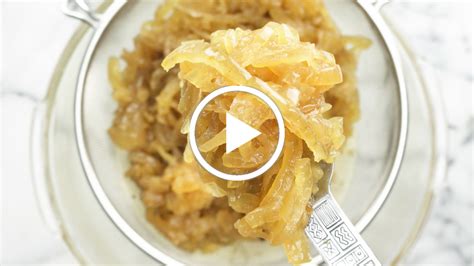 how-to-caramelize-onions-with-a-slow-cooker-jamie image