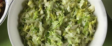 iceberg-lettuce-salad-recipe-apples-and-gorgonzola image