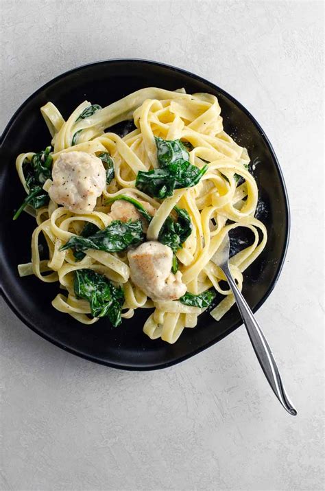 chicken-alfredo-with-spinach-umami-girl image