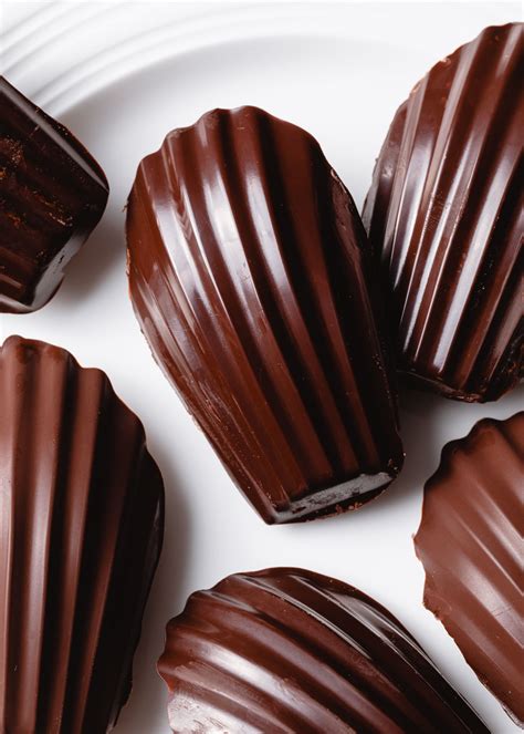 chocolate-madeleines-style-sweet image