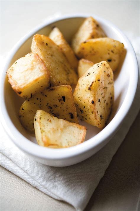 crispy-low-fat-roast-potatoes-healthy-food-guide image