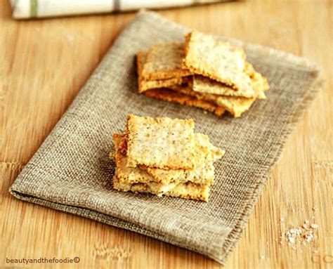 sesame-cheese-crackers-low-carb-beauty-and-the-foodie image