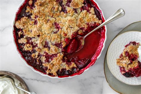fresh-plum-crumble-with-spiced-crumb-topping-the image