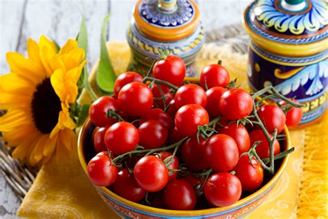 featured-ingredient-italian-tomatoes-italian-food image