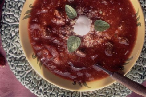russian-cabbage-and-beet-soup-borscht-canadian image