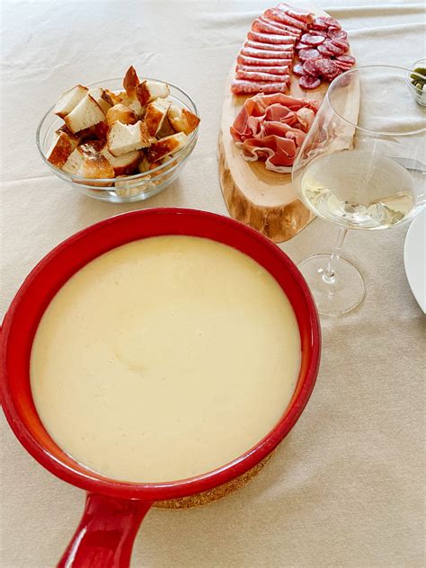 authentic-swiss-cheese-fondue-le-chefs-wife image