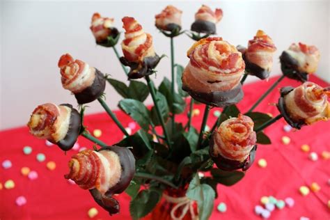 how-to-make-chocolate-dipped-maple-bacon-roses image