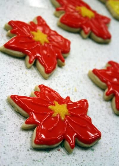 how-to-decorate-christmas-cookies image