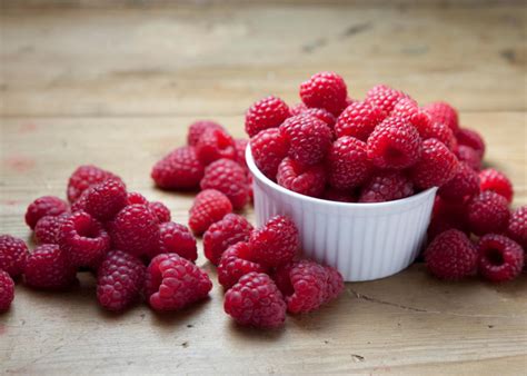 how-to-freeze-raspberries-in-4-easy-ways-fine image