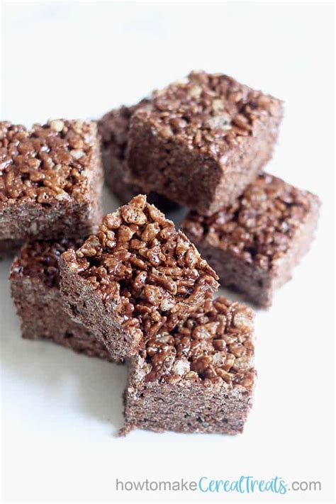 chocolate-rice-krispie-treats-easy-no-bake-dessert image