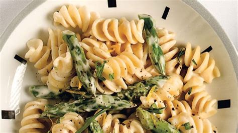 pasta-with-goat-cheese-lemon-and-asparagus-bon image