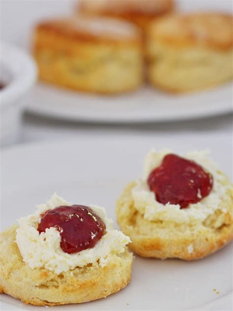 traditional-english-scones-recipe-plus-step-by-step image