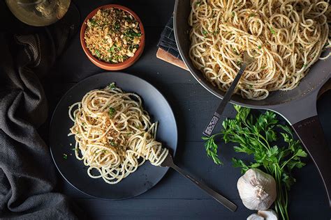italian-toasted-breadcrumb-and-garlic-pasta-the-hungry image