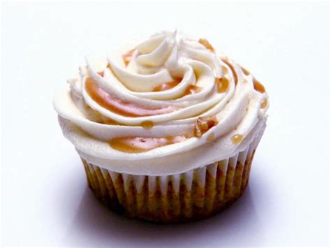 vegan-brussel-carrot-curry-cupcakes-with-cream-cheese image
