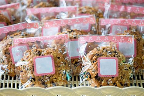 how-to-package-cookies-for-a-bake-sale-melanie image