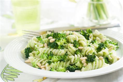 pasta-with-broccoli-basil-and-pine-nuts-blue-zones image