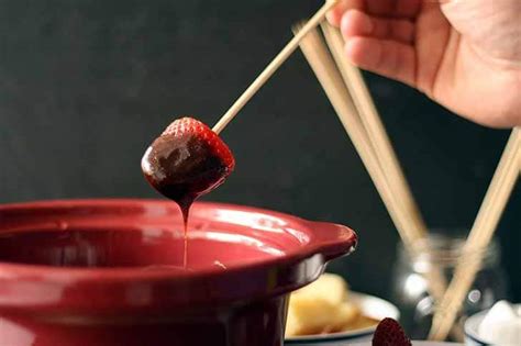 easy-chocolate-fondue-recipe-in-the-crockpot-the image
