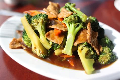 vegan-chinese-vegetable-and-seitan-stir-fry image