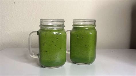 make-this-glowing-green-smoothie-to-level-up-your image