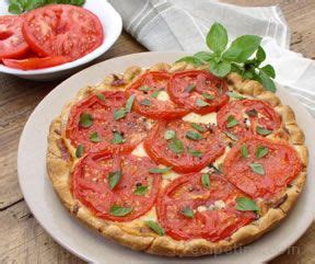 tomato-and-cheese-pie-recipe-recipetipscom image
