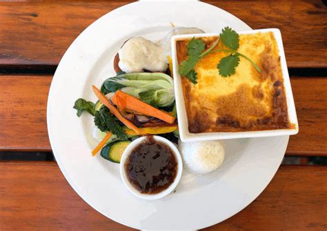 a-south-african-favourite-traditional-bobotie-with image