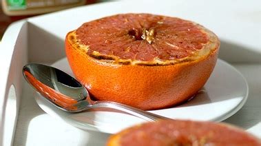 broiled-grapefruit-with-maple-and-spice-thrifty-foods image