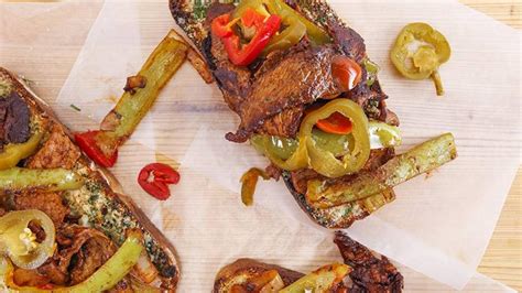 rachaels-italian-pepper-steak-on-garlic-toast image