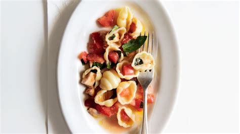 pasta-with-tomatoes-and-mozzarella-recipe-bon image