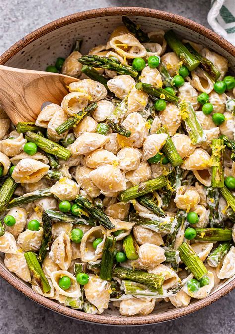 asparagus-goat-cheese-pasta-recipe-runner image