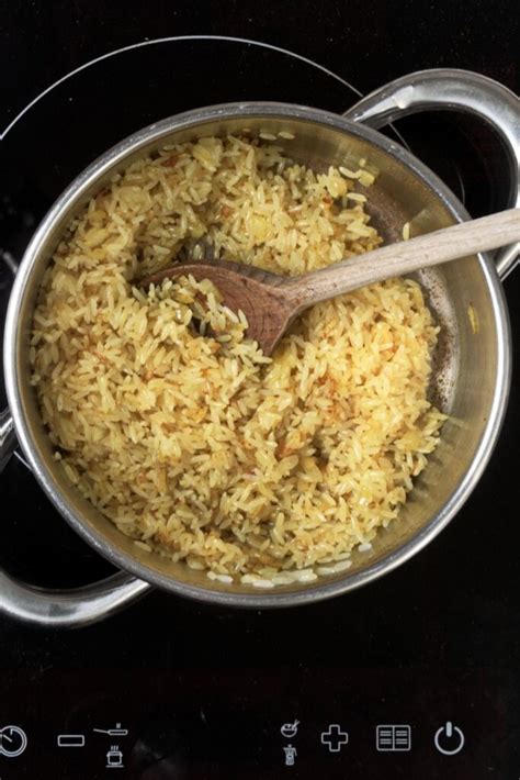 mediterranean-rice-the-most-flavorful-rice-youll image