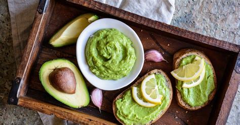 how-to-make-creamy-and-delicious-avocado-spread image