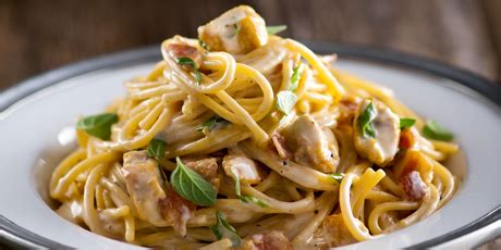 chicken-bacon-spaghetti-in-cheddar-sauce-food image