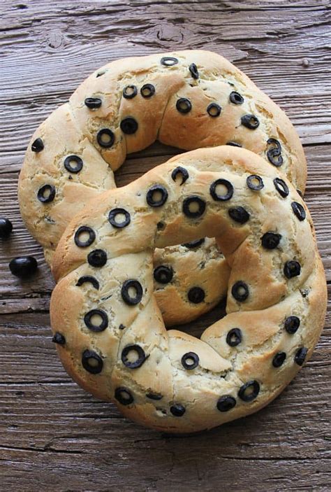 homemade-mediterranean-olive-bread-an-italian-in-my image