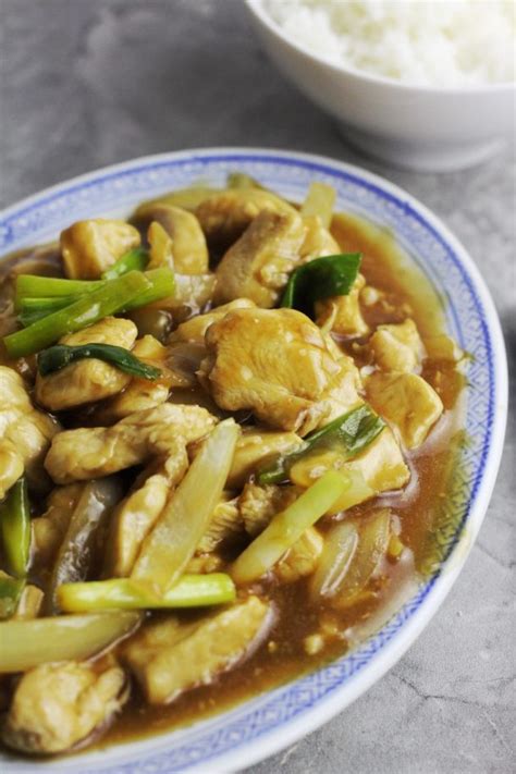 easy-chicken-onions-stir-fry-couple-eats-food image
