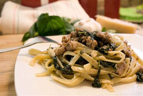 fettuccine-with-spinach-and-sausage-uncle-jerrys image