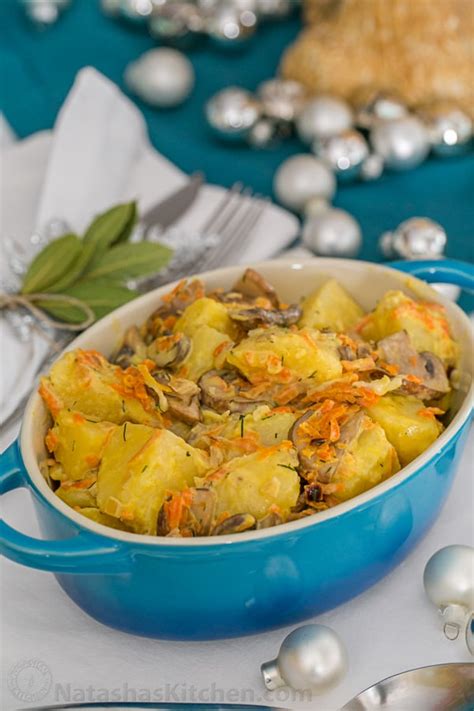 potatoes-with-cream-and-mushrooms-natashas-kitchen image