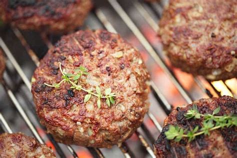 20-whole30-burger-recipes-from-beef-to-veggies-beyond image
