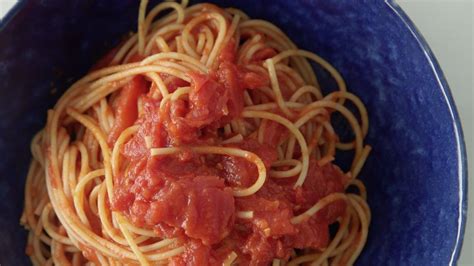 how-to-make-marcella-hazan-tomato-onion-and image