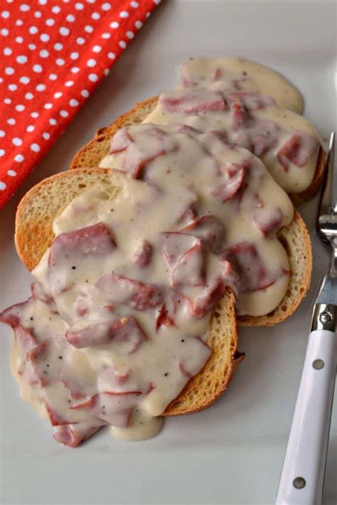 creamed-chipped-beef-a-nostalgic-comfort-dish image