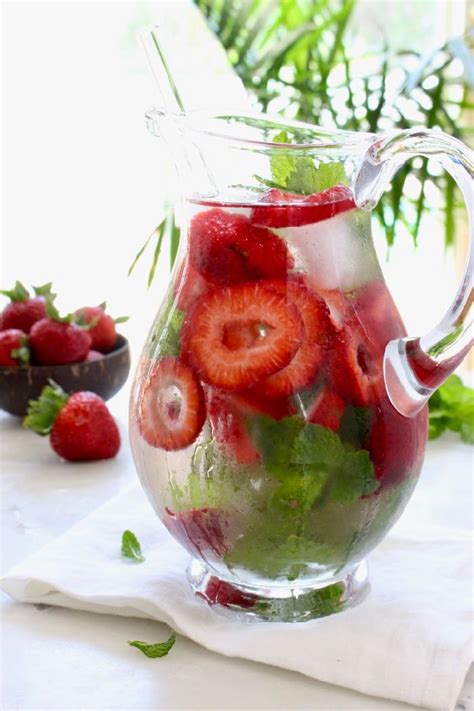best-fruit-infused-water-recipes-veggie-society image
