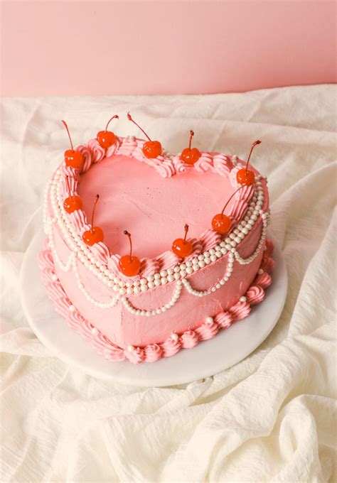vanilla-earl-grey-and-raspberry-heart-cake-a-parisian image