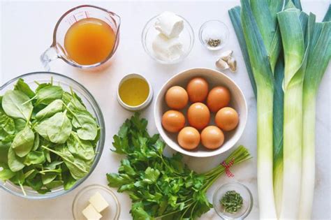 creamy-leek-and-spinach-shakshuka-recipe-food image